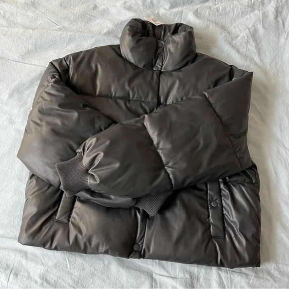 AE Vegan Leather Chill Puffer Jacket - Picture 6 of 9